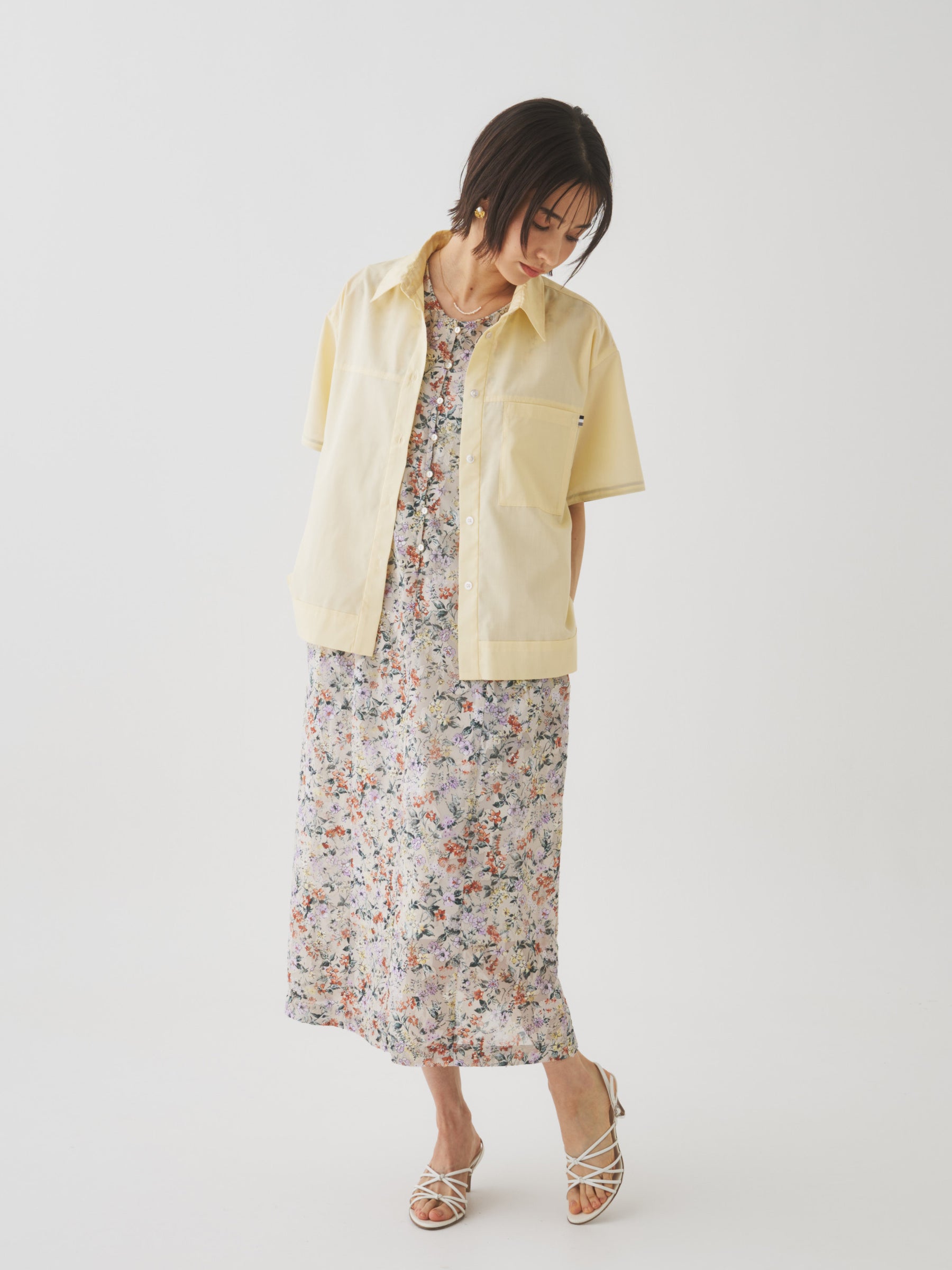 6/5(金)21:00発売開始【洗える】小さな花のノースリーブワンピース