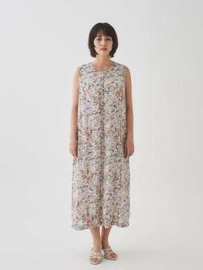 6/5(金)21:00発売開始【洗える】小さな花のノースリーブワンピース