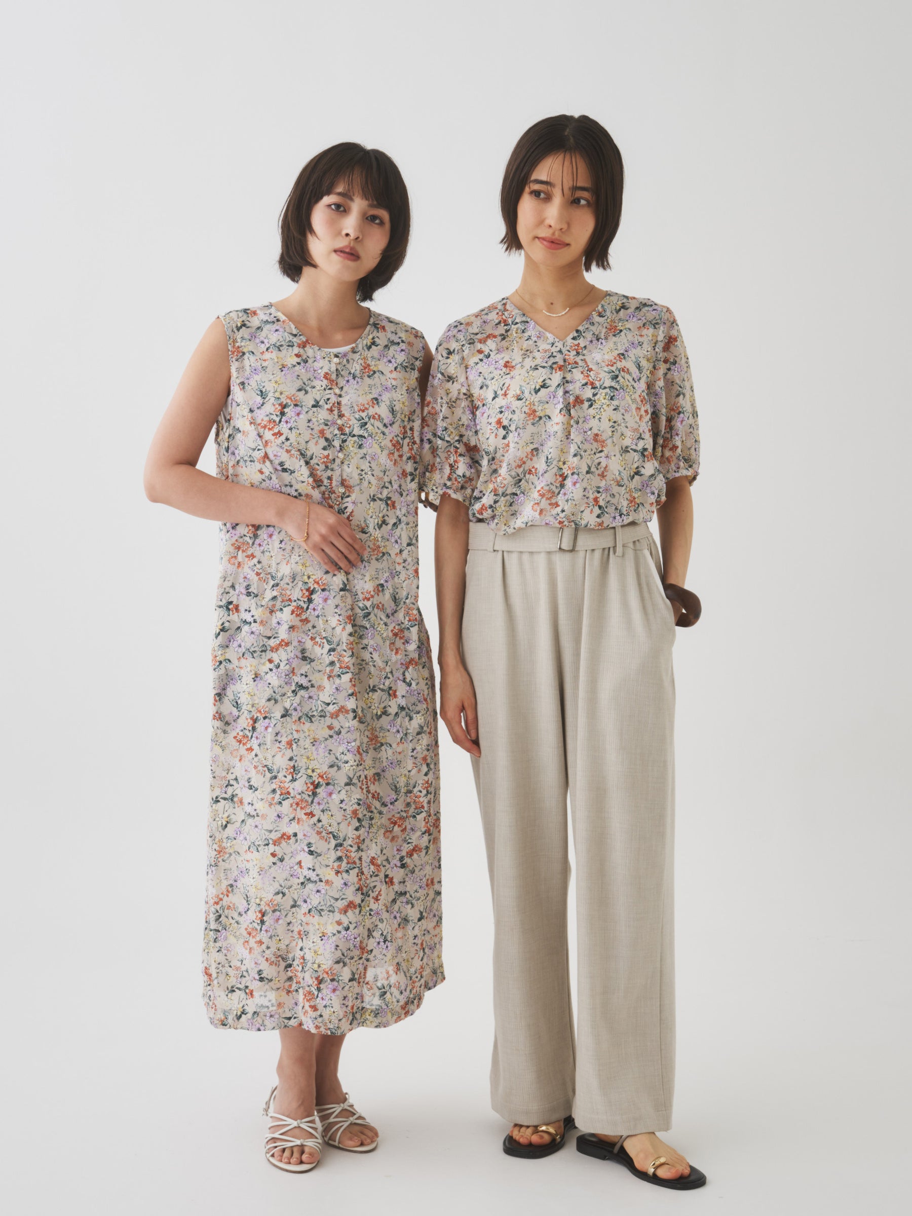 6/5(金)21:00発売開始【洗える】小さな花のノースリーブワンピース
