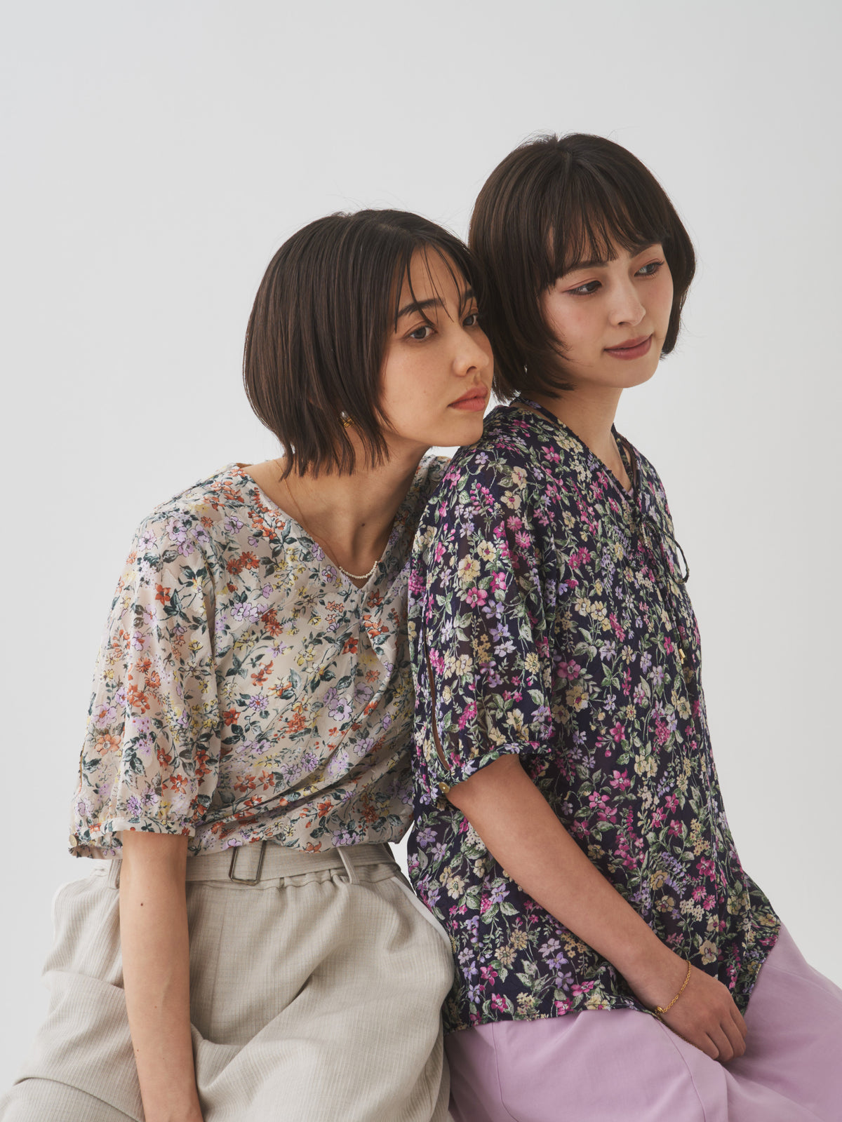 6/5(金)21:00発売開始【洗える】小さな花の2WAYプルオーバー