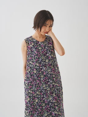 6/5(金)21:00発売開始【洗える】小さな花のノースリーブワンピース