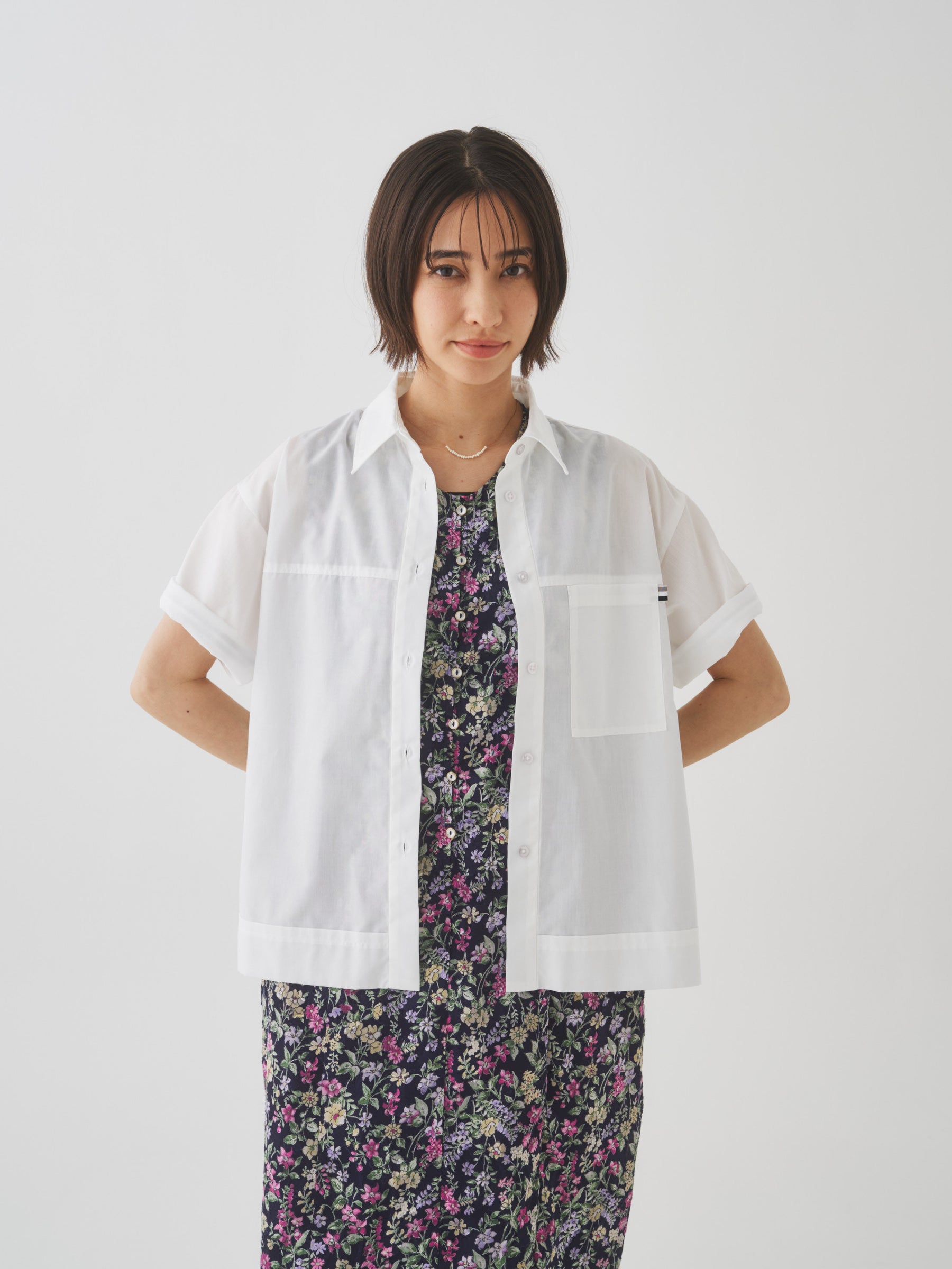 6/5(金)21:00発売開始【洗える】小さな花のノースリーブワンピース
