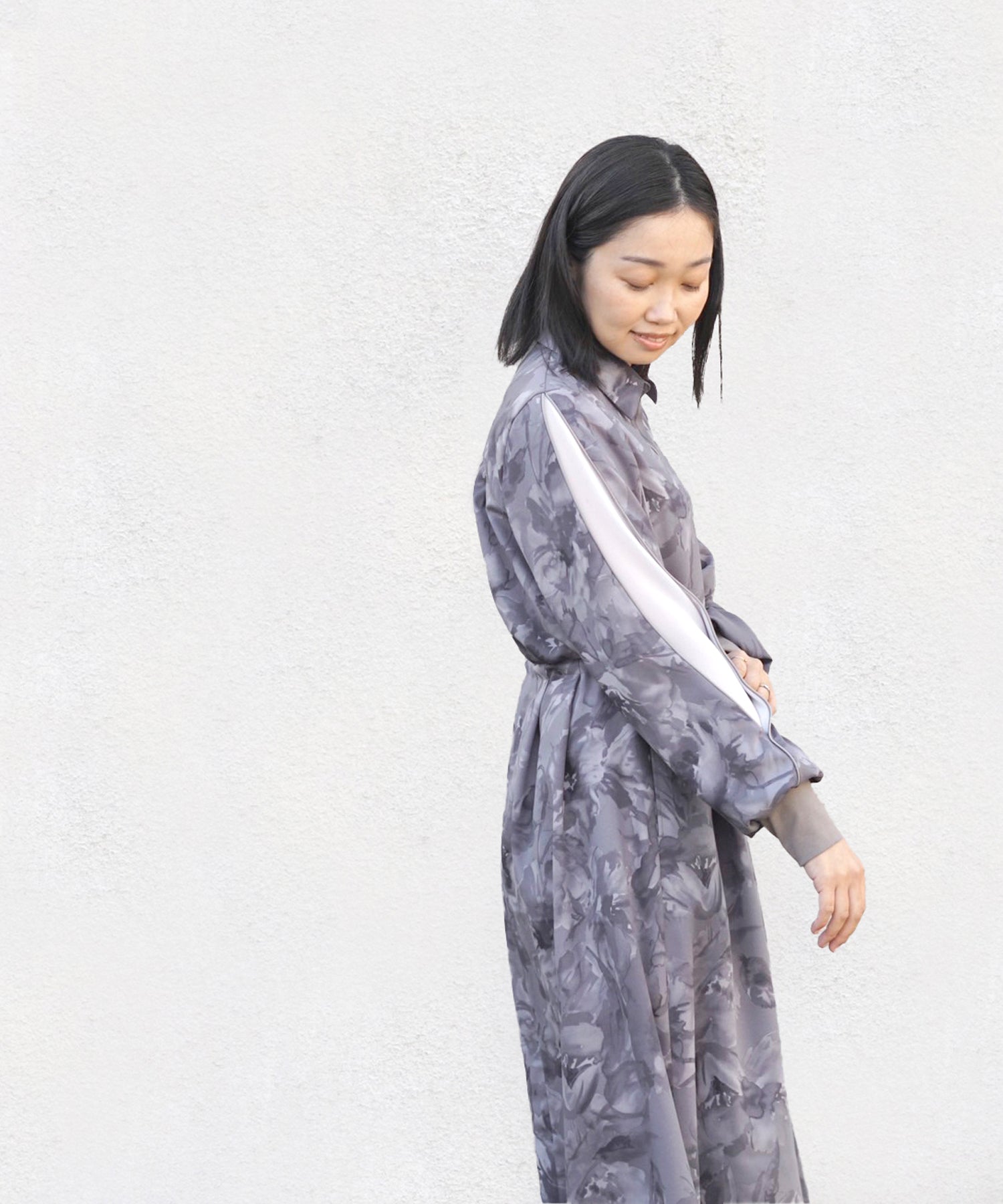 【新品】RINASCIMENTO 絵画 美光沢水彩ワンピ・lipsy系 新品】RINASCIMENTO 絵画 美光沢水彩ワンピ・lipsy系