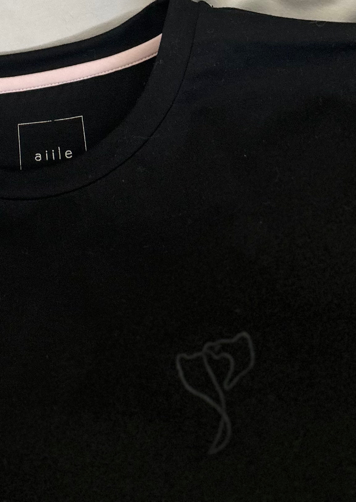 【洗える】aiile Tシャツ